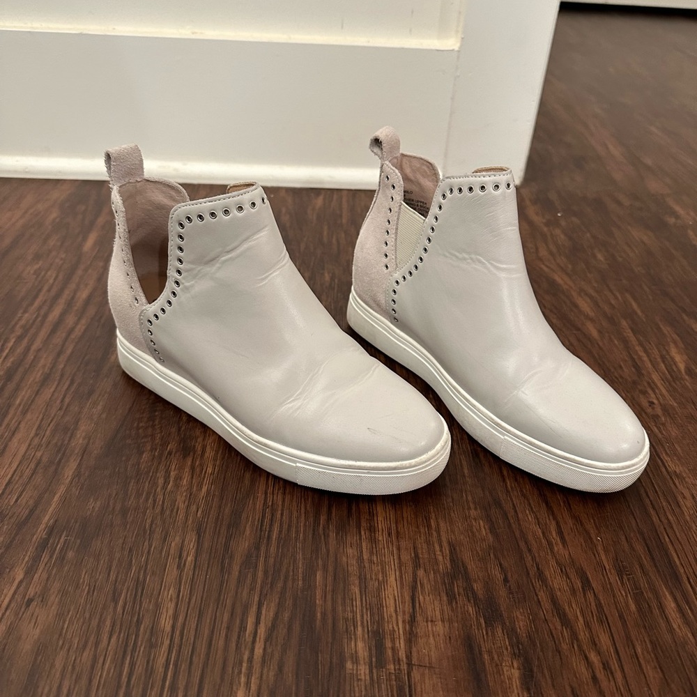 Chelsea and violet leather sneaker wedge